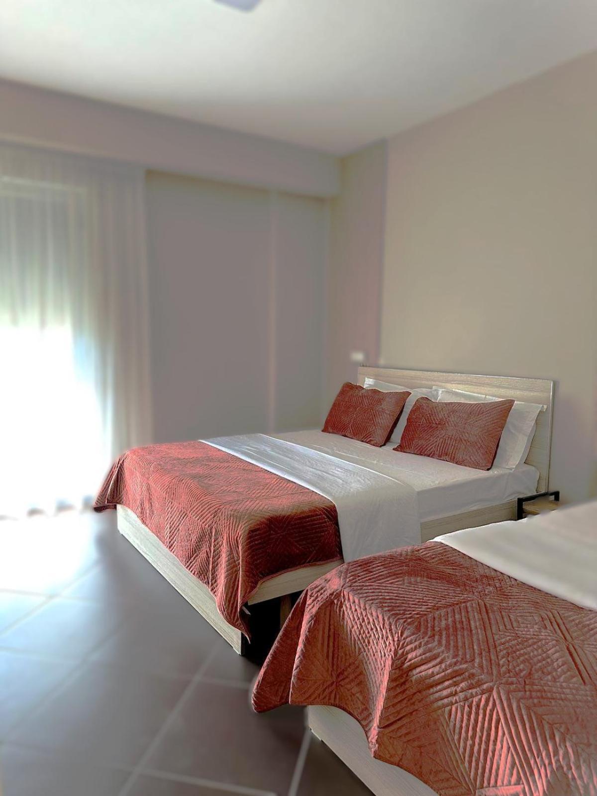 Hotel Nais Beach ดูร์เรส ภายนอก รูปภาพ