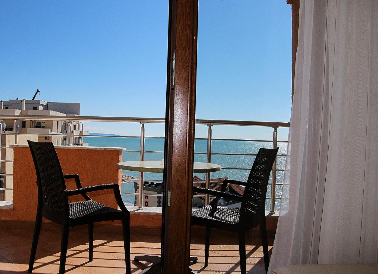 Hotel Nais Beach ดูร์เรส ภายนอก รูปภาพ
